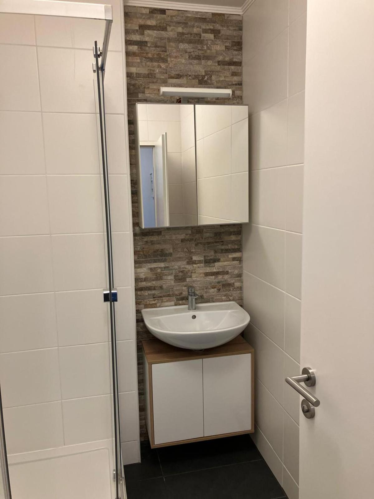 Schoene Wohnung Im Helenental Baden Bagian luar foto