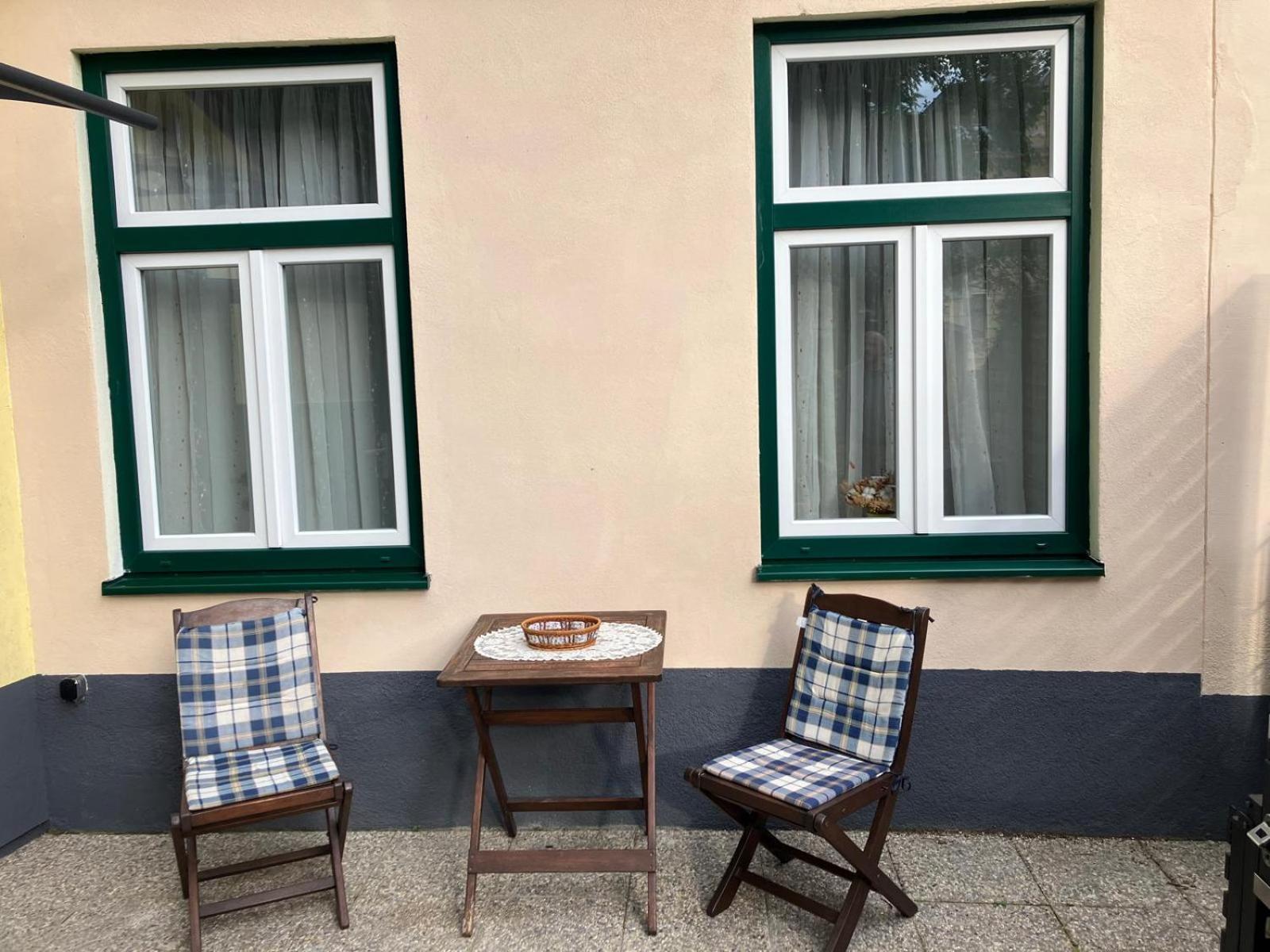 Schoene Wohnung Im Helenental Baden Bagian luar foto