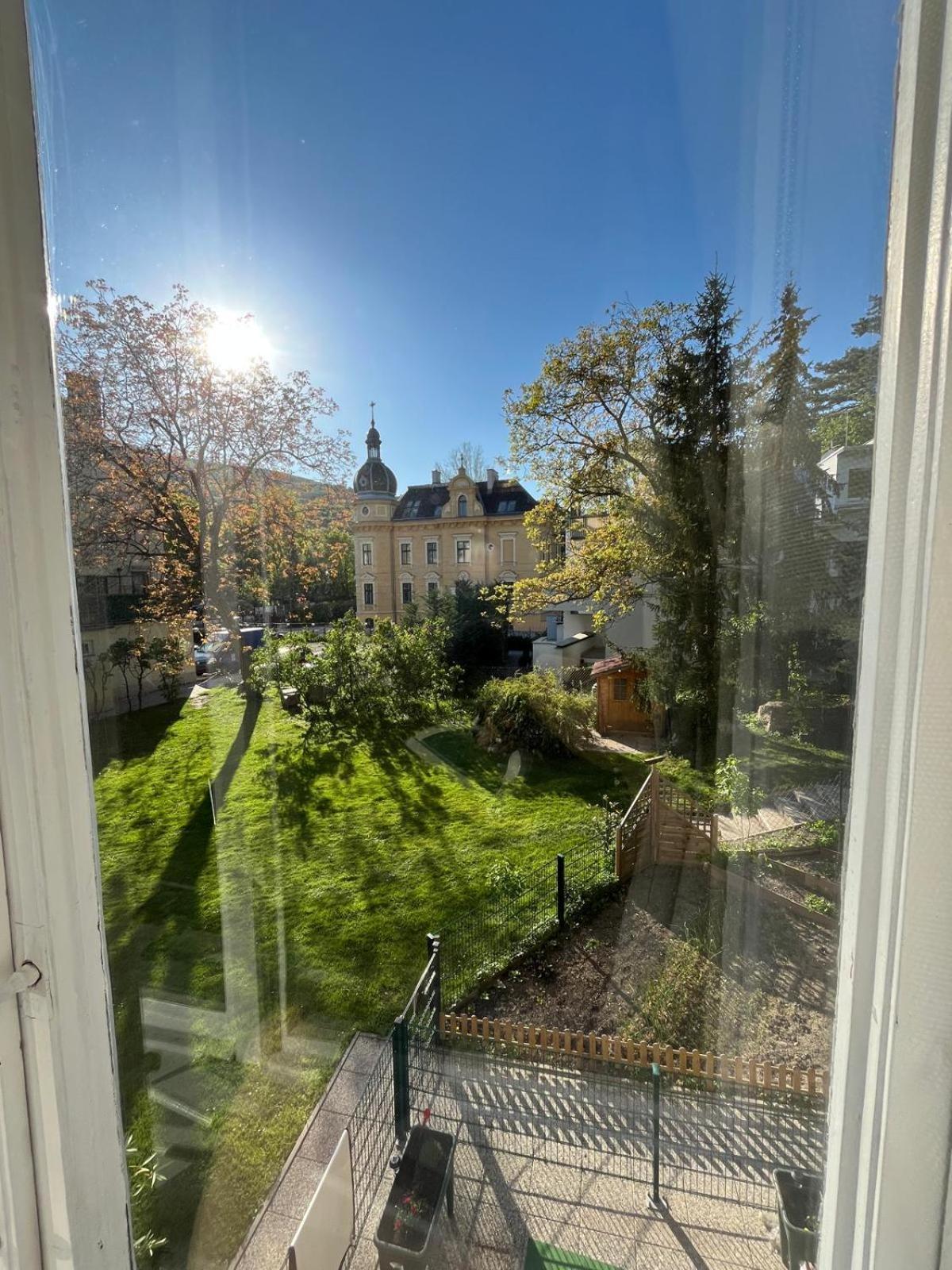 Schoene Wohnung Im Helenental Baden Bagian luar foto