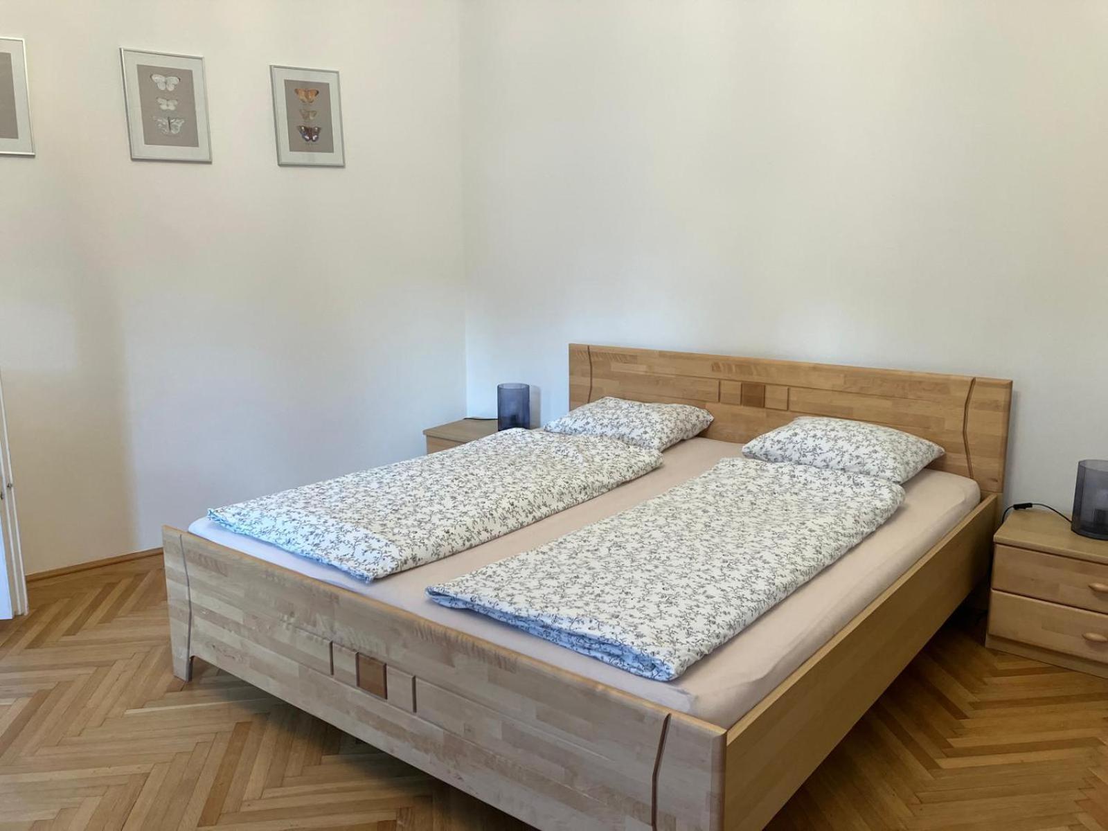 Schoene Wohnung Im Helenental Baden Bagian luar foto