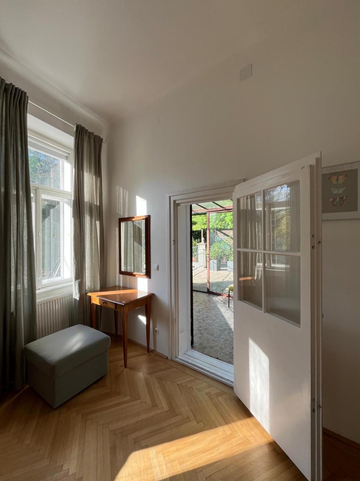 Schoene Wohnung Im Helenental Baden Bagian luar foto