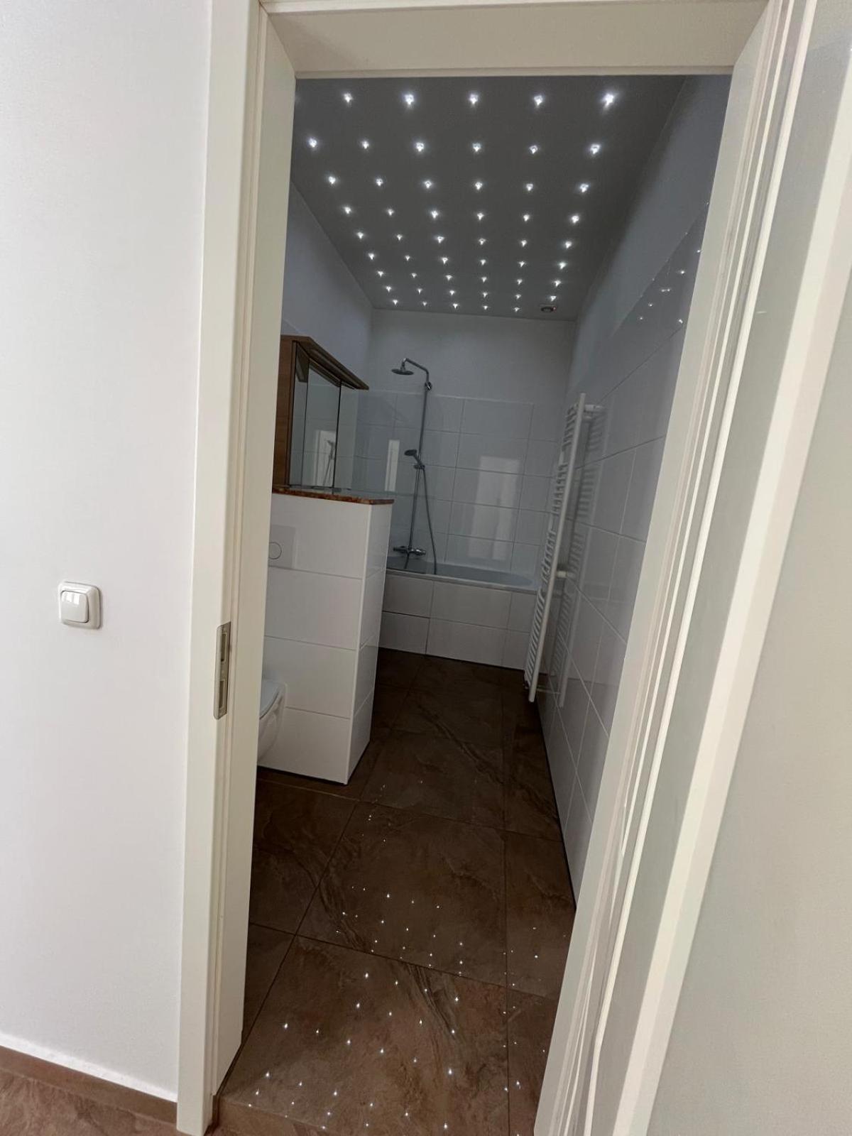 Schoene Wohnung Im Helenental Baden Bagian luar foto