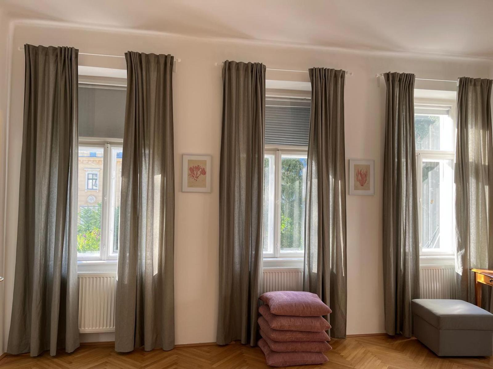 Schoene Wohnung Im Helenental Baden Bagian luar foto