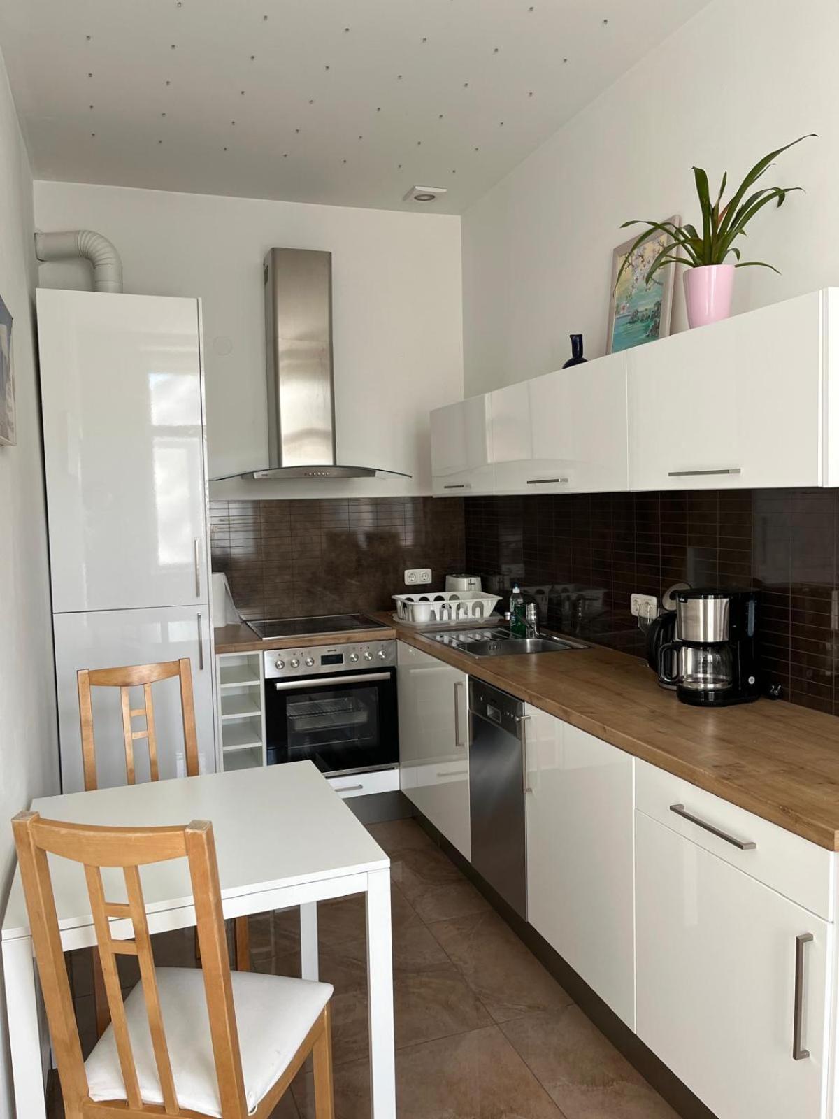 Schoene Wohnung Im Helenental Baden Bagian luar foto